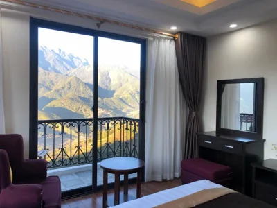 带阳台豪华双床/双人间 — Muong Hoa View Hotel
